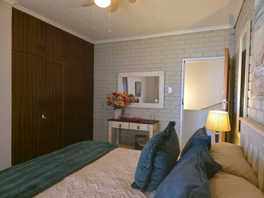 5 Bedroom Property for Sale in Wavecrest Eastern Cape